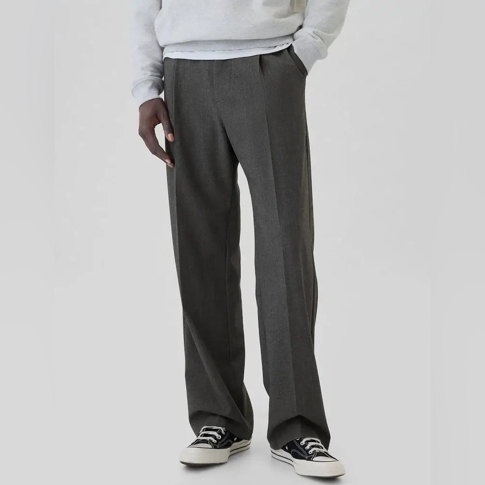 NEW Gap Men's 365 Relaxed Pleated Trousers Charcoal Heather Grey 31/30 - Picture 2 of 8